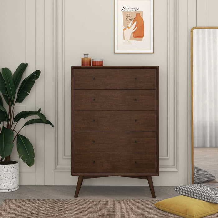 Cómoda Mid-Century moderna de madera maciza con 6 cajones 'Caroline' en nogal 