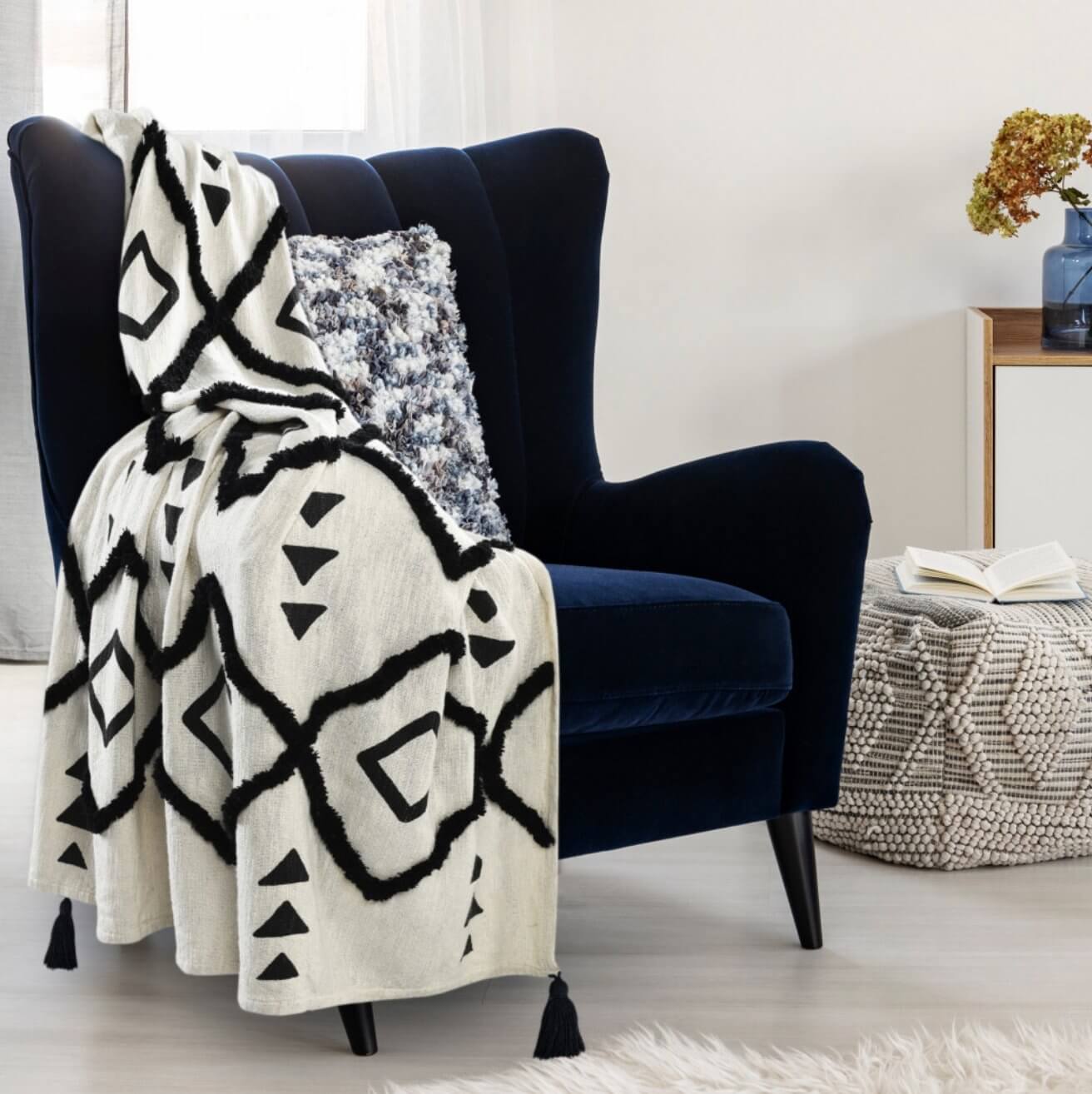 Black And White Woven Cotton Geometric Throw Blanket - Revel Sofa 